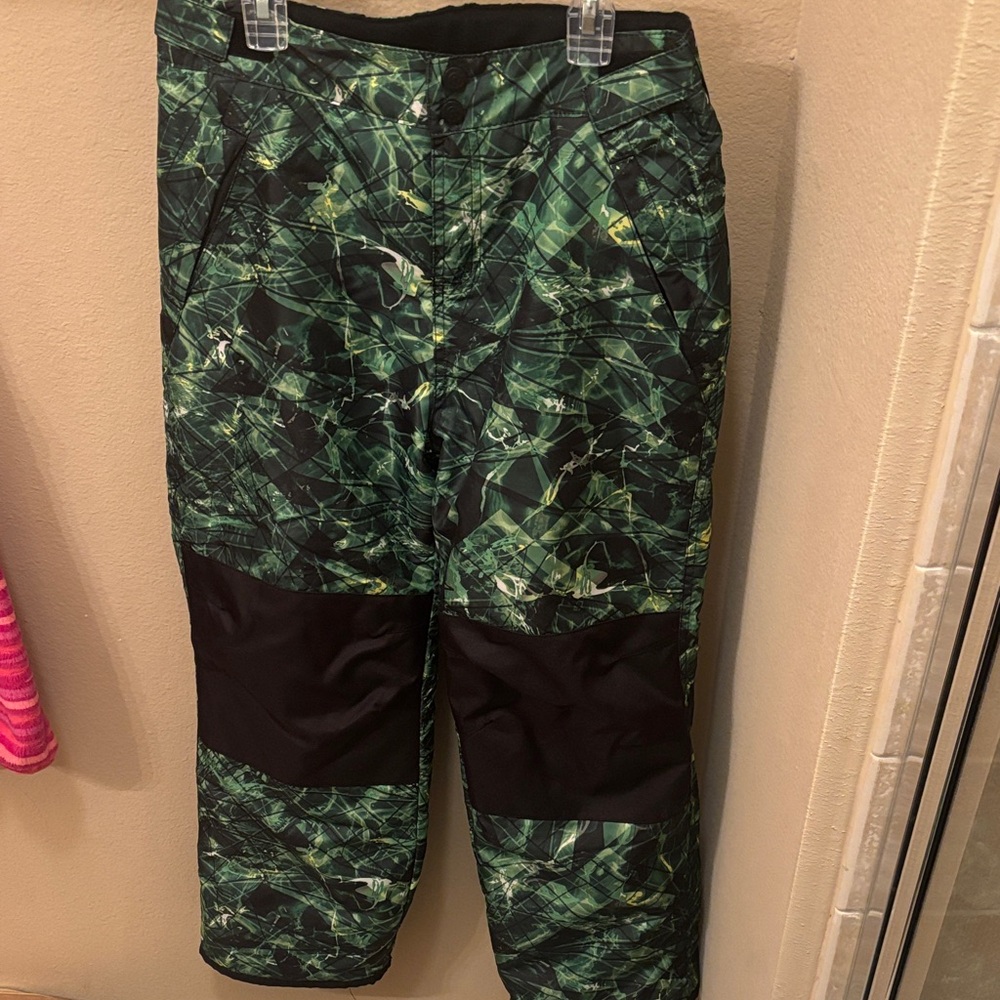 NWOT Boys Champion Ski Snow Pants Black and Green. Large (12-14)
